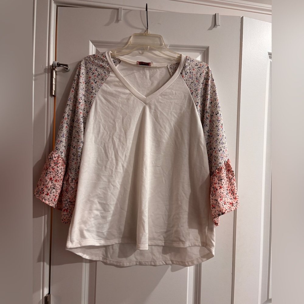 Andree By Unit V neck